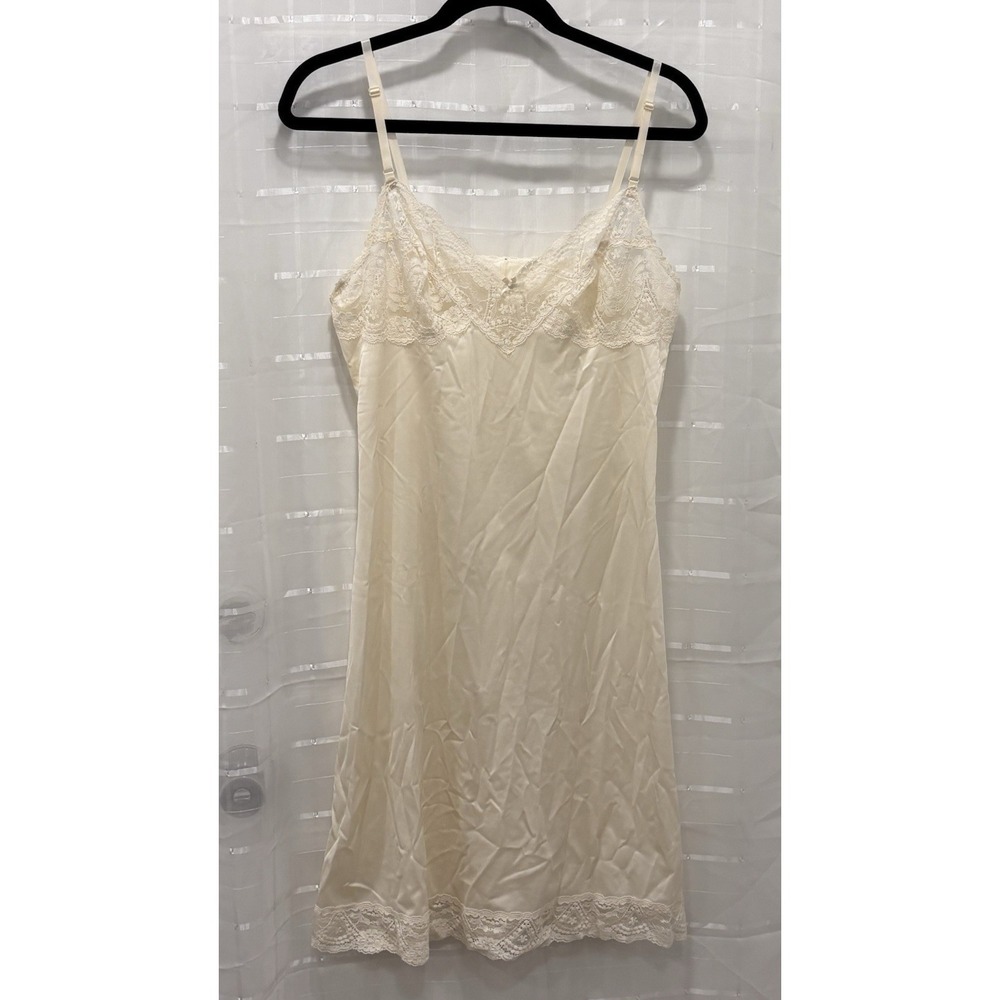 Vtg Vassarette 38F Lace Full Slip Nightie 28" Ivory 10-105 Nylon Adjustable USA